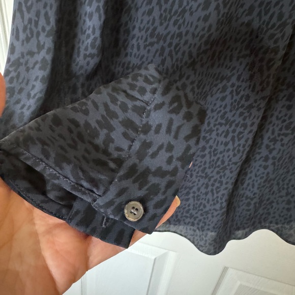 Babaton Aritiza 100% Silk Print Blouse Size XS - Picture 5 of 6